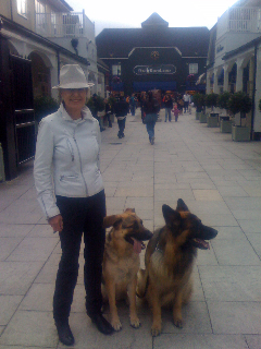 IMG_0453 Sally with Chiot and Bruno